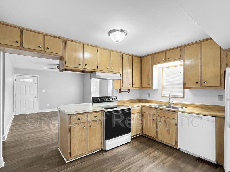 Building Photo - 130 Nelson Dr