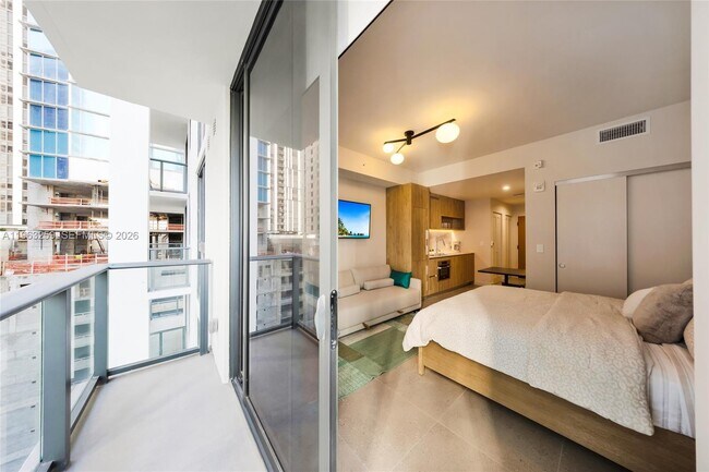 Building Photo - 11 NE 6th St