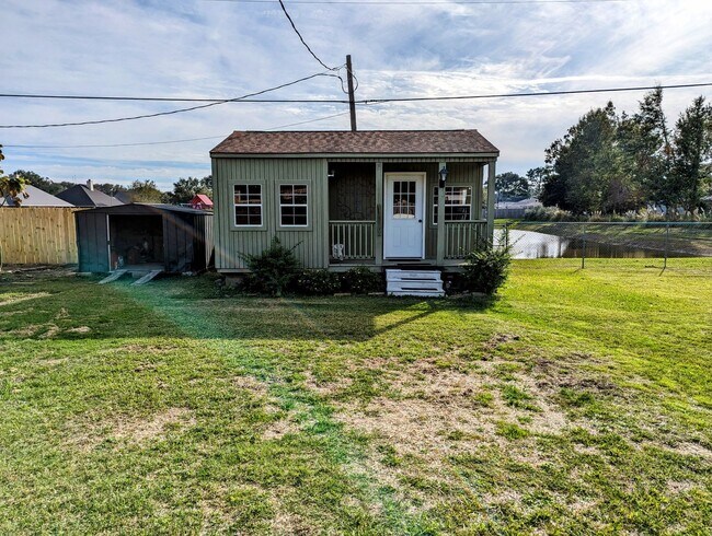 Building Photo - Updated 3/2 in Scott with Country Views!