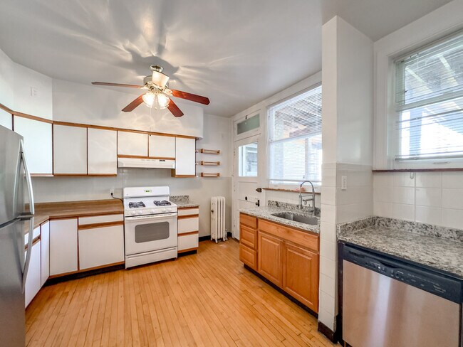 Building Photo - 6300 N Glenwood Ave