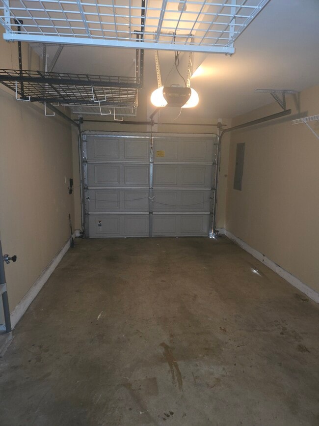Building Photo - 123 Pumpkin Patch Ln