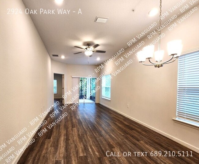 Building Photo - 2924 Oak Park Way