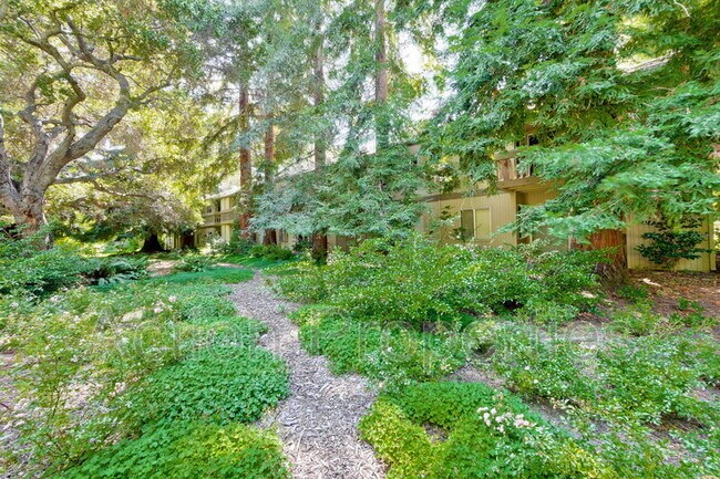 Building Photo - 505 Cypress Point Dr