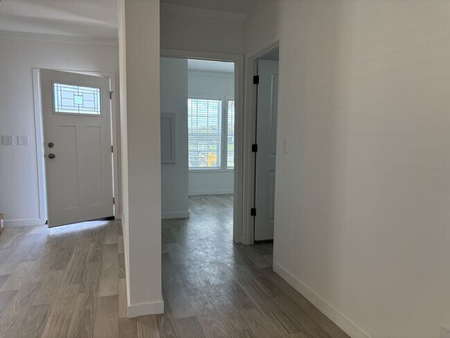 Building Photo - 5641 Blue Harbor Dr