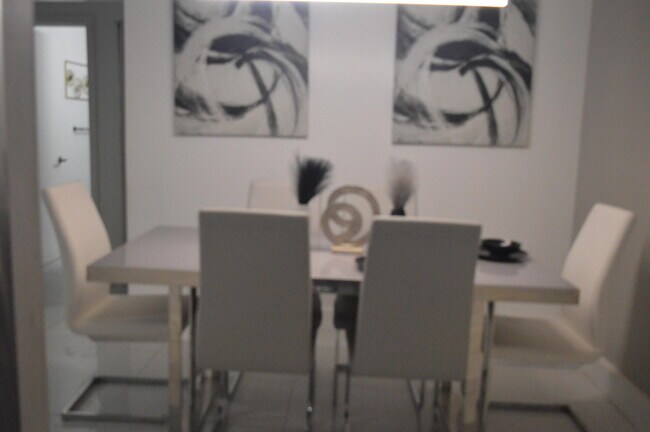 Building Photo - 896 SW 64th Terrace