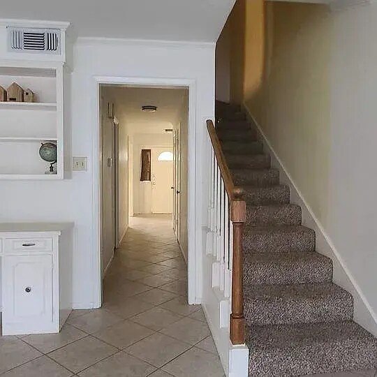 Building Photo - 6329 Ivanhoe Ln