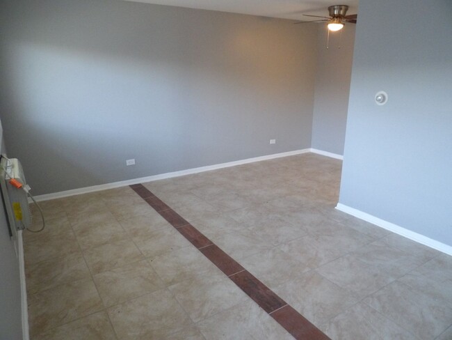Interior Photo - 7806-7812 S Troy
