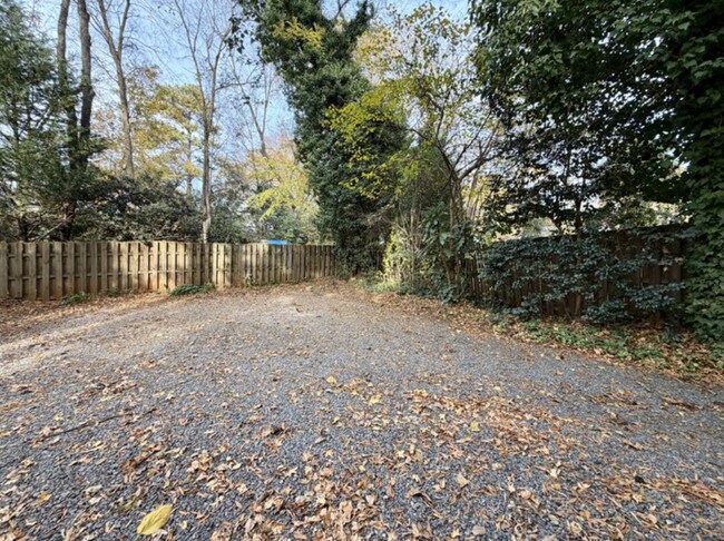 Building Photo - 1511 Hamorton Pl