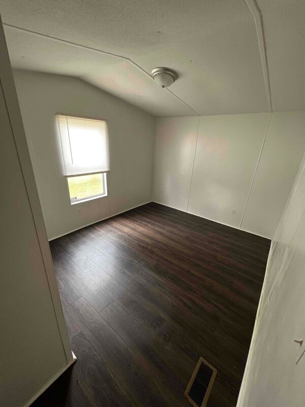 Building Photo - 6858 NE 2nd Loop