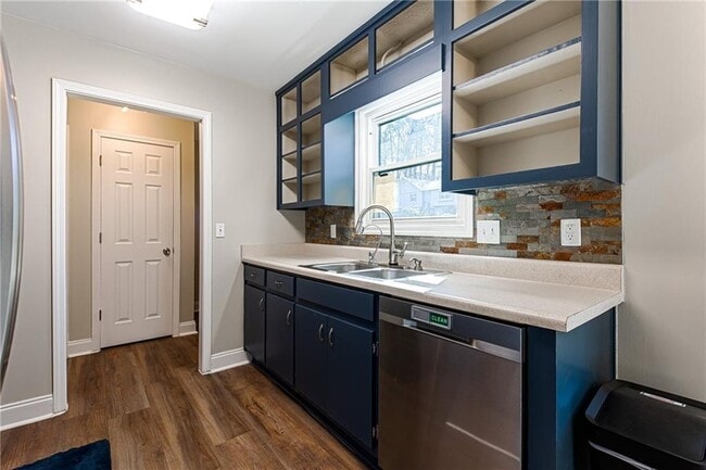Building Photo - 6080 Stone Wood Dr NW