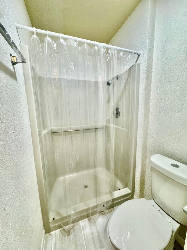 Building Photo - Spacious 4 Bedroom / 3 Bath Home for Rent – Westside Corpus Christi (Section 8 Welcomed)