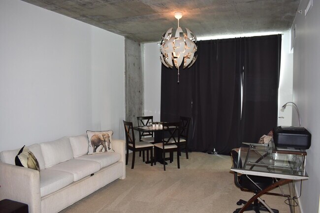 Building Photo - 300 S Australian Ave