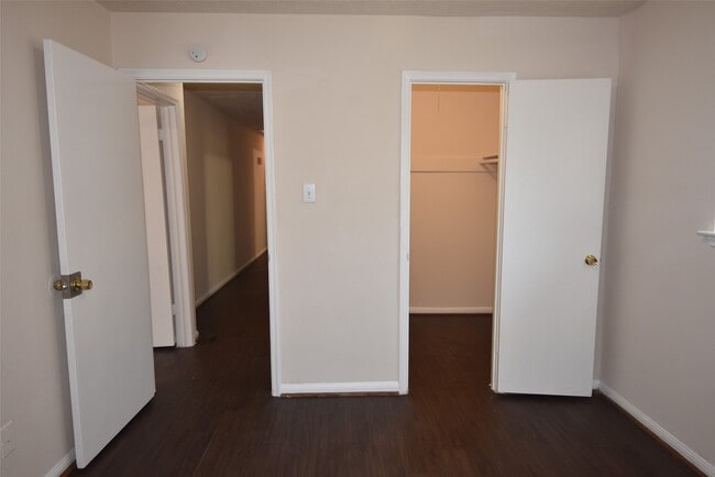 Building Photo - 11903 Sagecliff Dr