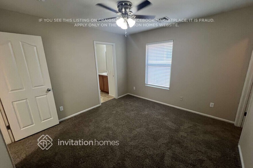 Building Photo - 1039 S Deerfield Ln