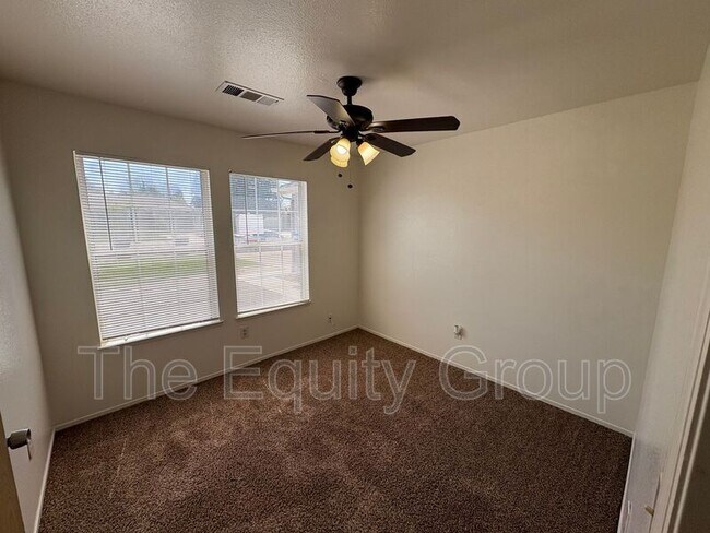 Building Photo - 2210 W Buena Vista Ave