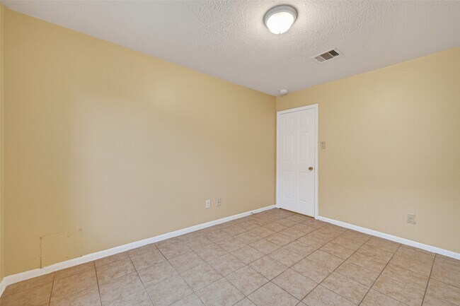 Building Photo - 19538 Billineys Park Dr