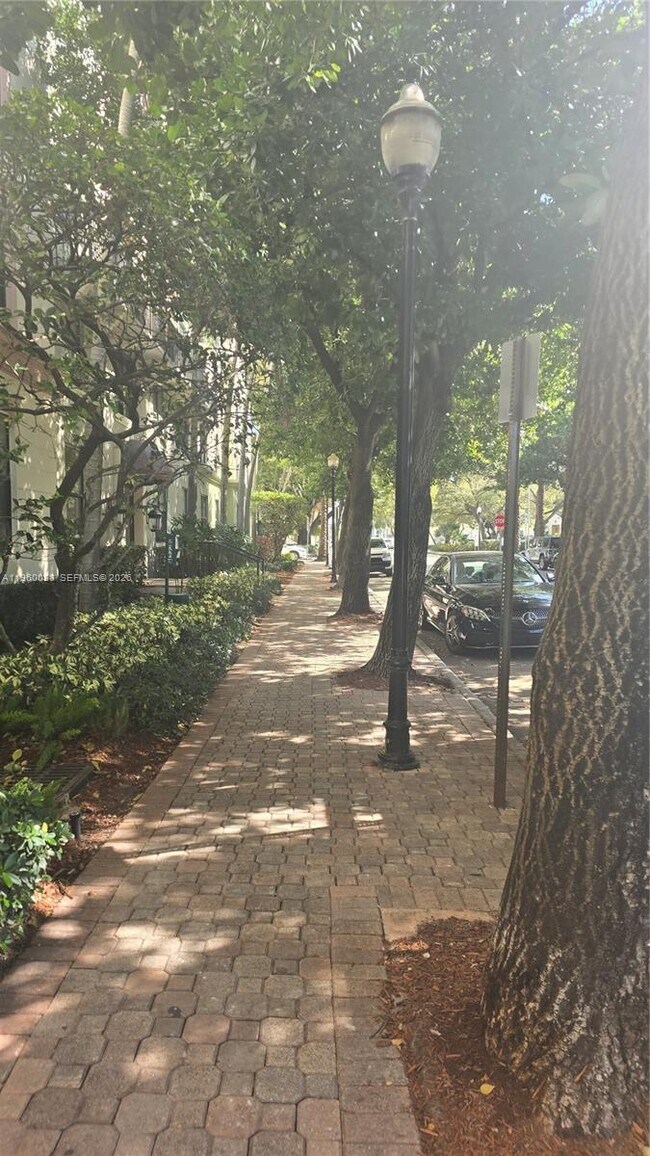 Building Photo - 1919 Van Buren St