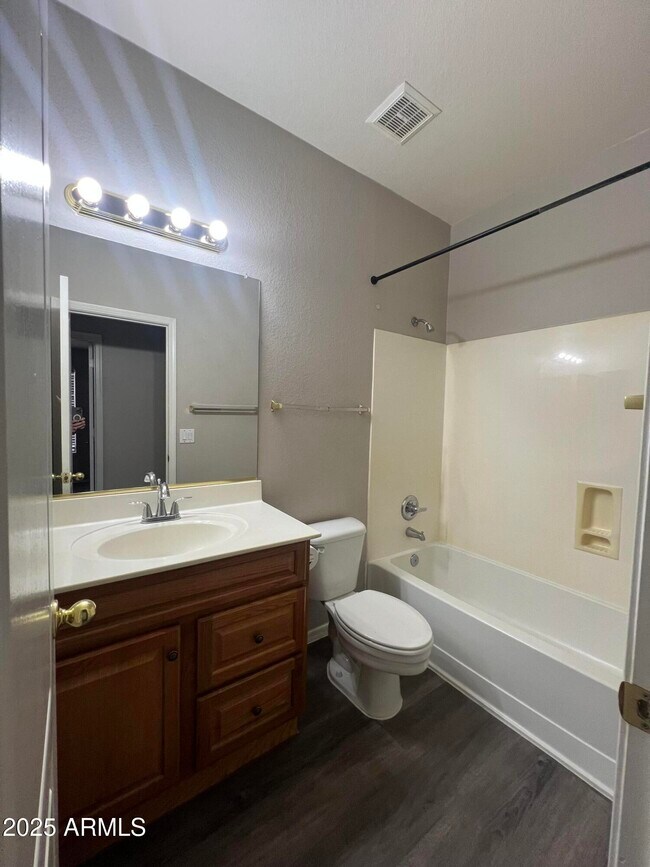Building Photo - 3008 S Cortland Cir