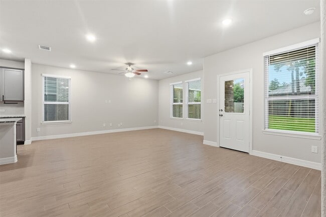 Building Photo - 119 Buttonwood Ct
