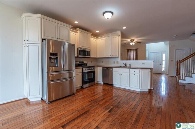 Building Photo - 5811 Fresh Meadow Dr
