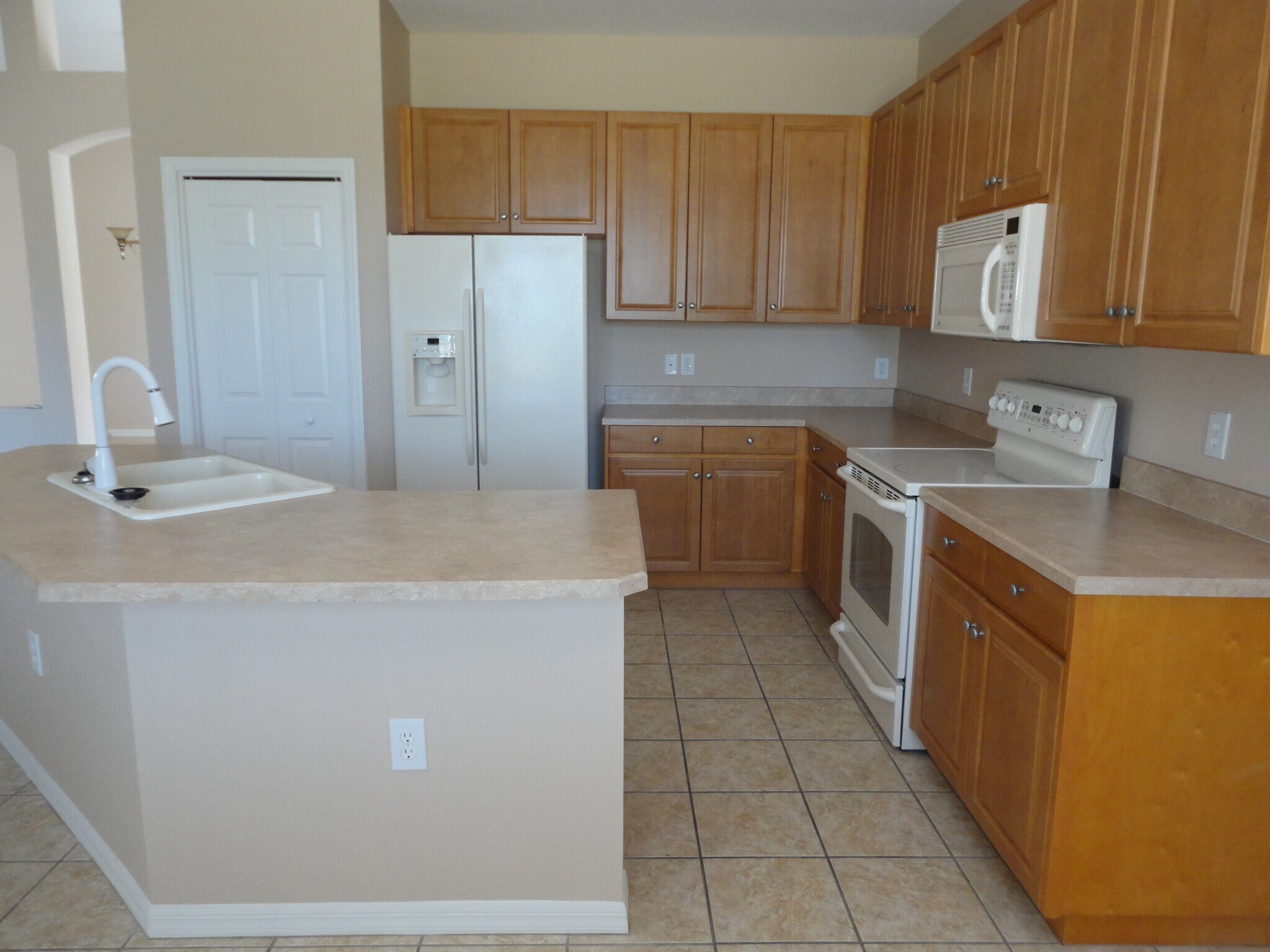 Building Photo - 5917 Wedgefield Dr