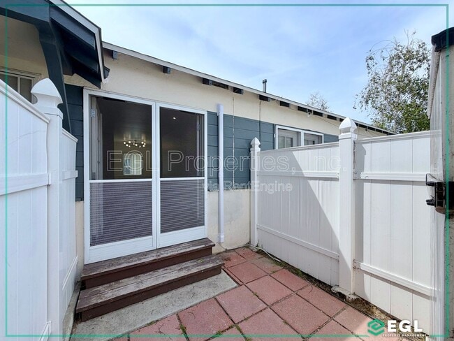 Building Photo - 250 N Cordova St