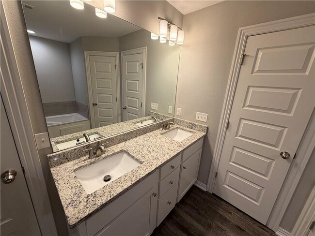 Building Photo - 6025 W Quinn St