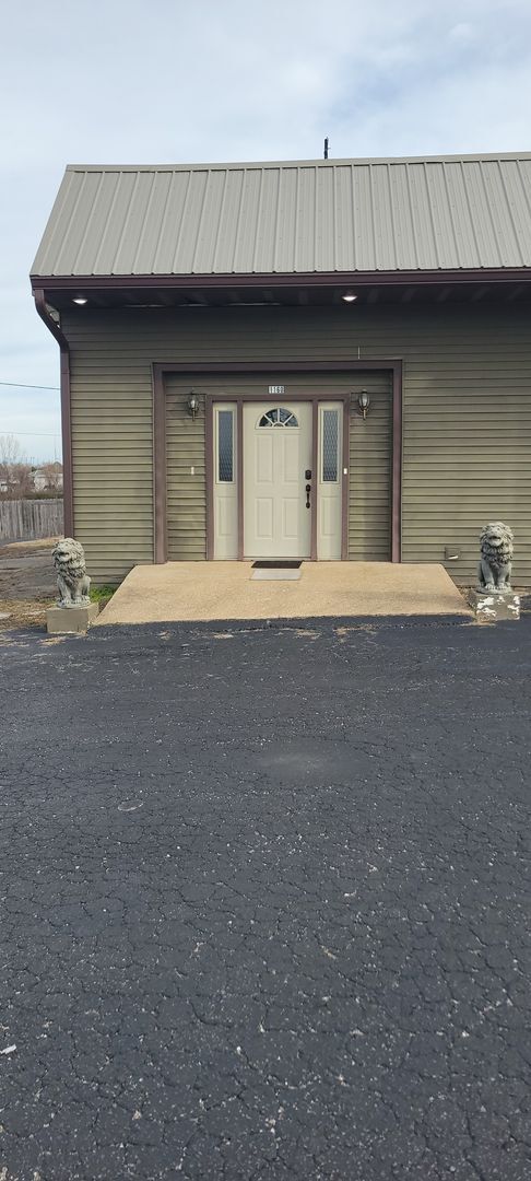 Building Photo - Short Term Lease, Fully furnished all utilities included