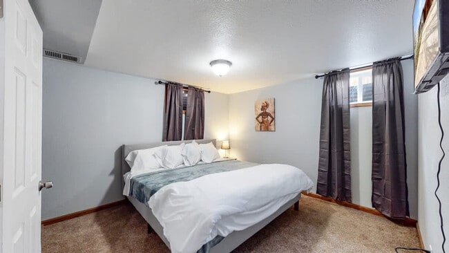 Building Photo - 1242 Elder St