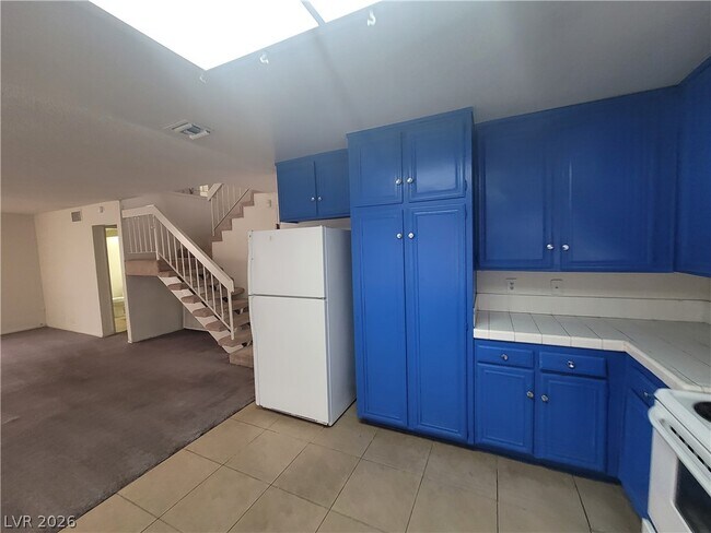 Building Photo - 4760 Woodridge Rd