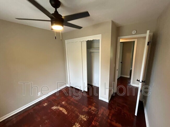Building Photo - 6929 N 64th St