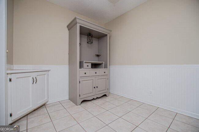 Building Photo - 1499 Stonington Ct
