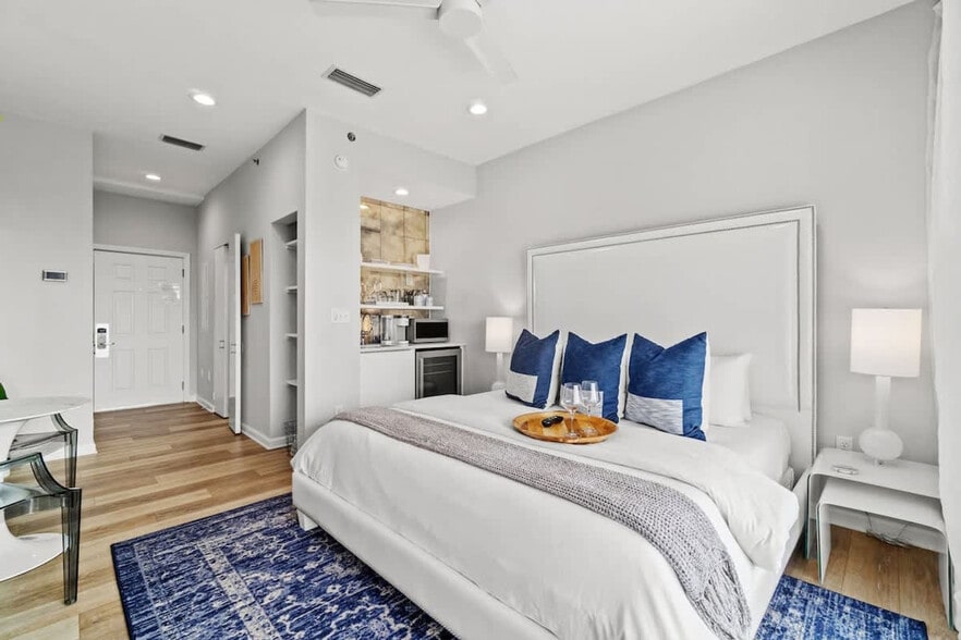 Building Photo - 9955 E County Hwy 30A