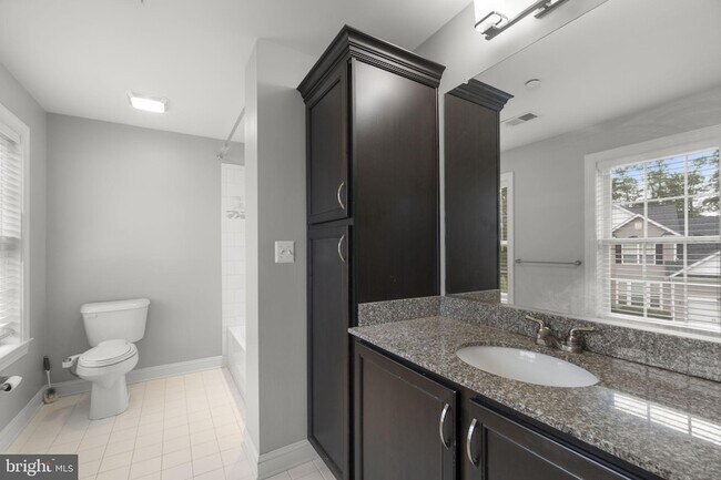 Building Photo - 945 Kayley Dr