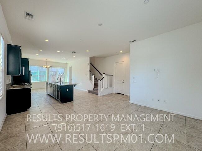 Building Photo - Beautifully upgraded Four bedroom w Loft