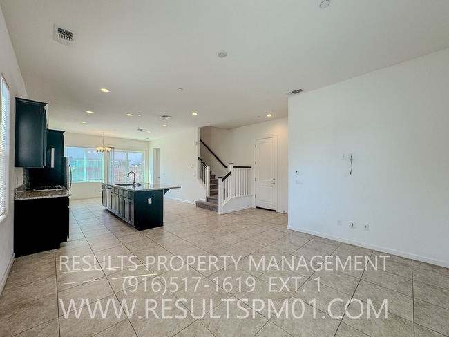Building Photo - Gorgeous upgraded Home! Spacious 4 bedroom...