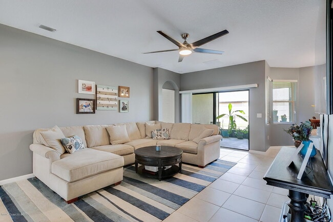 Building Photo - Sawgrass Lakes
