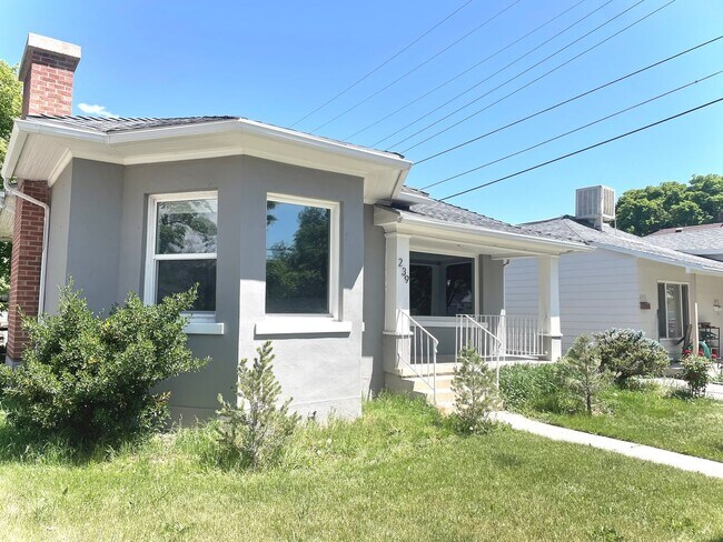 Building Photo - 2 Bed 2 Bath Provo House