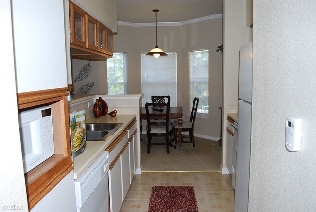 Building Photo - 8655 Jones Rd