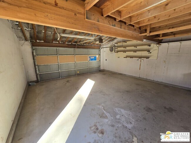 Building Photo - 74619 Fairway Dr