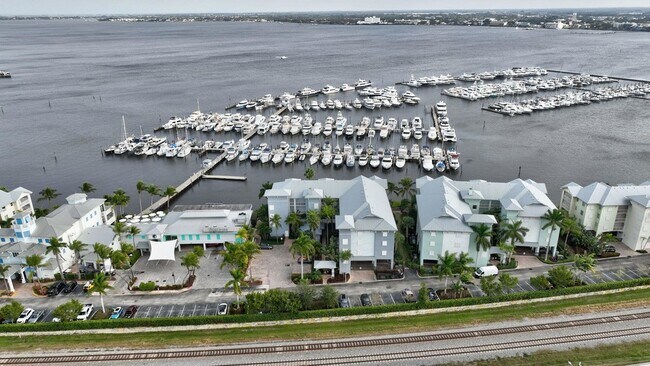 Building Photo - 875 NW Flagler Ave