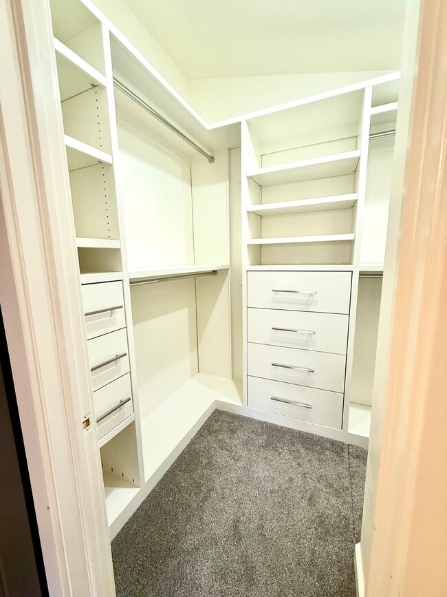 Building Photo - 4087 Worthington Dr