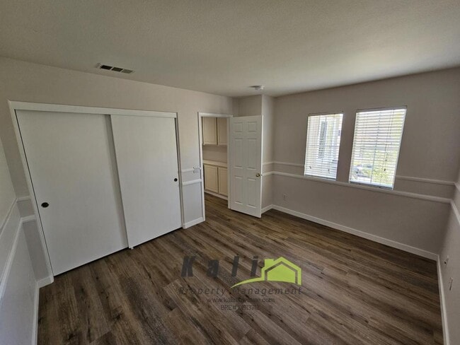 Building Photo - 359 Circulo Coronado