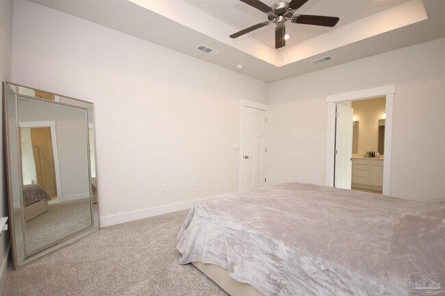Building Photo - 5875 Sargassum Ln
