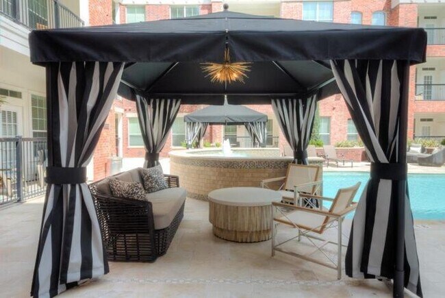 Primary Photo - 4310 Dunlavy St