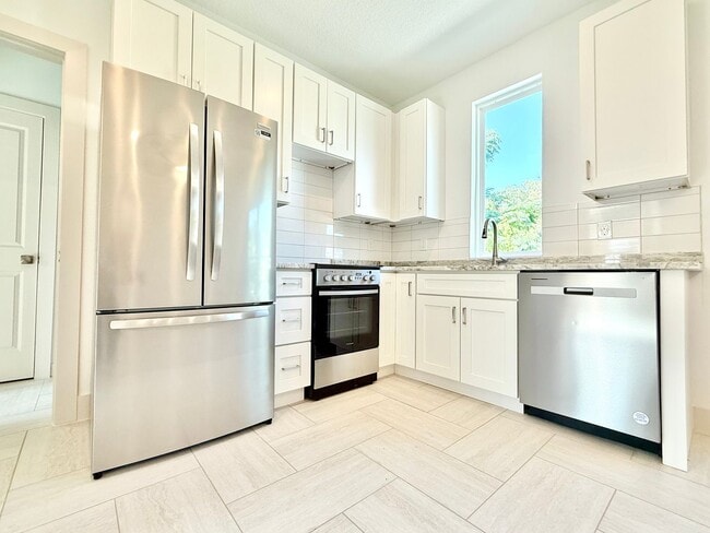 Building Photo - Sleek 1Bedroom/ 1Bath loft-style living in College Park!