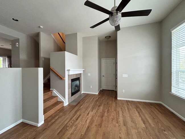 Building Photo - Well Maintained Townhouse in Highlands Ranch