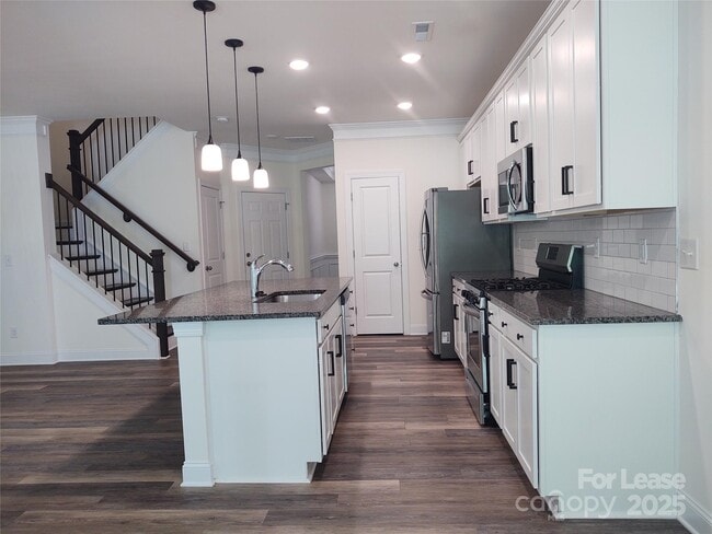 Building Photo - 2235 Blewett Dr