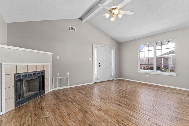 Building Photo - 5802 Park Valley Cir