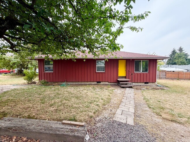 Building Photo - 31545 NW Hillcrest St
